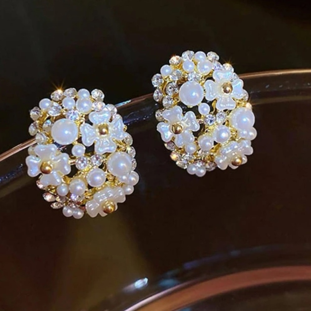 Vintage Style Pearl & Rhinestone Decor Flower Stud CottageCore Bridal Earrings